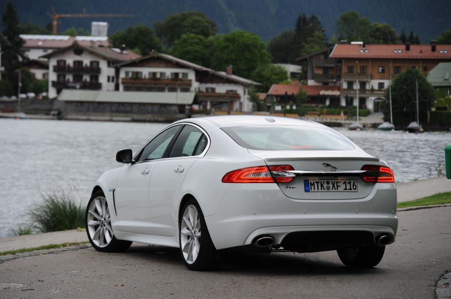  Jaguar XF 2011 года  (фото 30 из 79)